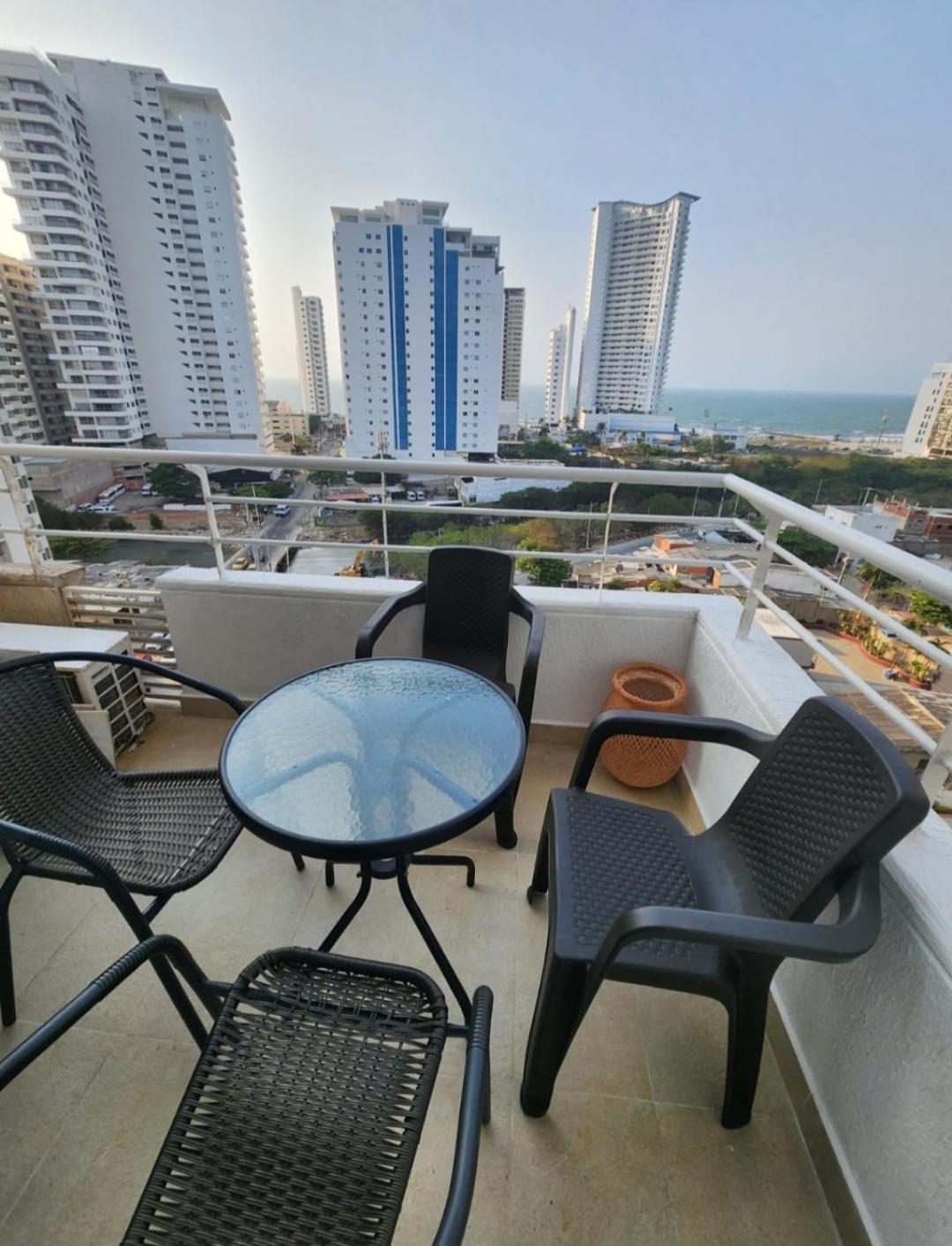 De Lujo, Amoblado En Apartamento *